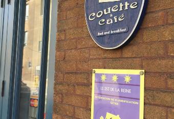 Le 253 has Balcony rooms