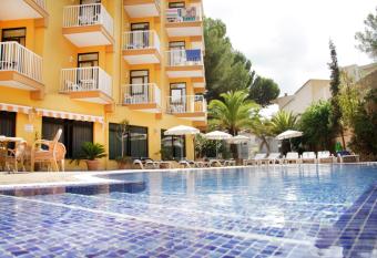 Hotel Morlans has Balcony rooms