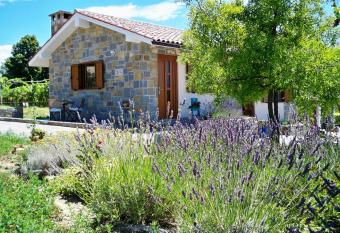 Holiday House Ida has Balcony rooms