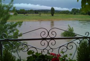 Riverside Home Cottage has Balcony rooms