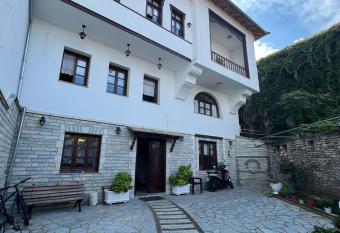 Castle Hotel has Balcony rooms