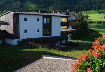 See Hotel K  rntnerhof- das Seehotel am Weissensee! has Balcony rooms