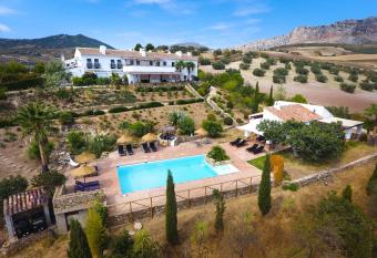 La Posada del Torcal has Balcony rooms
