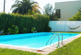 Ria Surf House has Balcony rooms