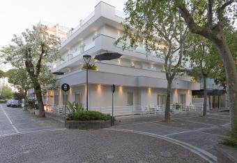 Residence Armony allows 18 year olds to book a room