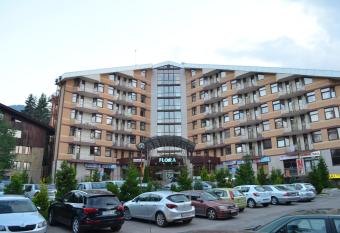 Persey Flora Apartments has Balcony rooms