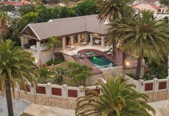 Island Way Villa has Balcony rooms