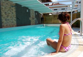 Villa Milka has rooms with a private hot tub