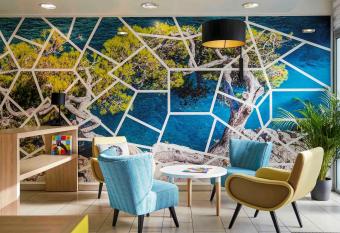 Aparthotel Adagio Access Marseille Saint Charles allows 18 year olds to book a room