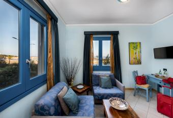 Hotel Ristorante Mediterraneo Faro has rooms with a private hot tub