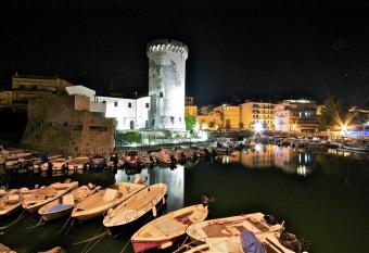 Casa Vacanze Torre di Mola has Smoking/Balcony rooms
