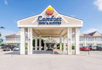 Comfort Inn & Suites allows 18 year olds to book a room