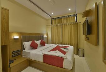 Hotel Residency Park allows 18 year olds to book a room