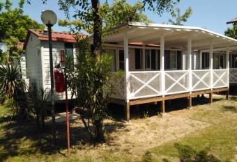 AdriaCamp Mobile Homes Cavallino has Balcony rooms