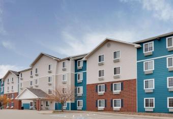 WoodSpring Suites Ankeny has Smoking rooms
