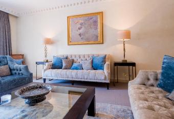 9 Hertford Street has Balcony rooms