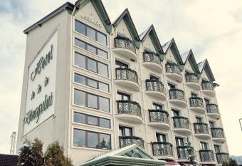 Hotel Dragului has Balcony rooms