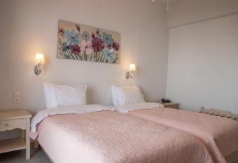 Marabou Hotel Chorefto has Balcony rooms