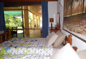 Shady Grove B&B has Balcony rooms