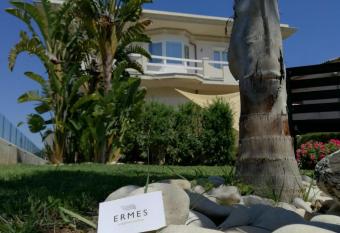 Ermes has Balcony rooms