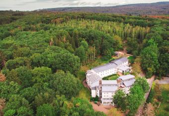 TaunusTagungsHotel allows 18 year olds to book a room