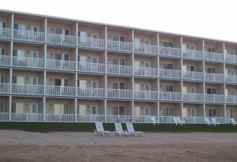 Mackinaw Beach and Bay Inn & Suites allows 18 year olds to book a room