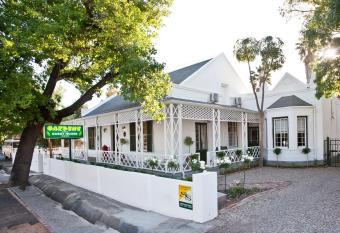 Oakdene Guest House allows 18 year olds to book a room