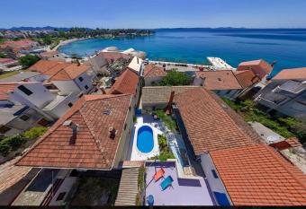Dalmatian rustic house has Balcony rooms