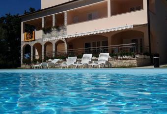 Pansion Oliva has Balcony rooms