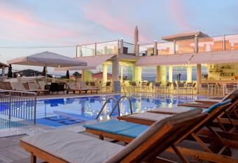 Palapart Gikas Gouvia allows 18 year olds to book a room