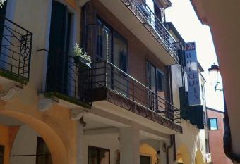 Hotel Eden allows 18 year olds to book a room