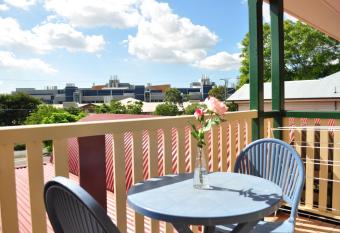 Isla House PA has Balcony rooms