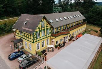 Hotel Restaurant 7 Berge am Schlehberg has Balcony rooms