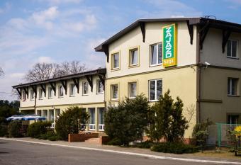 Zajazd Saga allows 18 year olds to book a room