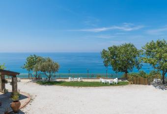Il Poggio del Mare has Balcony rooms