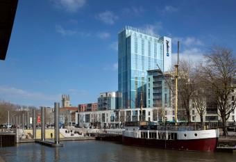 Radisson Blu Hotel, Bristol allows 18 year olds to book a room