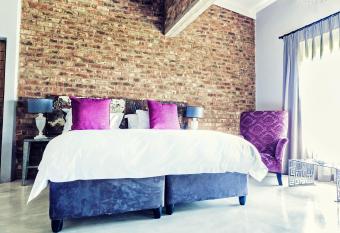 Rustique Boutique Hotel allows 18 year olds to book a room