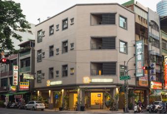           Apato Cityhome has Balcony rooms