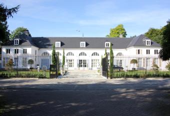 Luxury Suites Arendshof allows 18 year olds to book a room