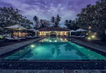 Taru Villas - Rock Villa - Bentota allows 18 year olds to book a room