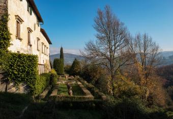 Enchanting Medici s Mansion 7 min from Florence has Balcony rooms