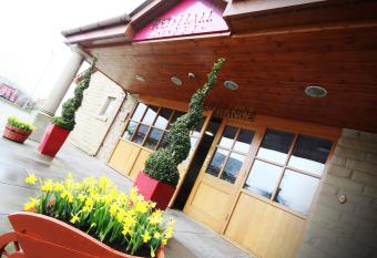 Red Hall Hotel has Balcony rooms