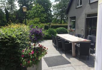 Bed en Breakfast De Kees allows 18 year olds to book a room