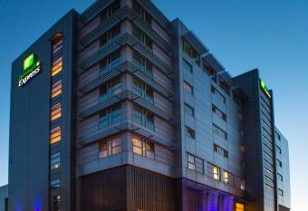 Holiday Inn Express Swindon City Centre, an IHG Hotel allows 18 year olds to book a room