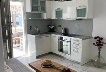 La scala has Balcony rooms