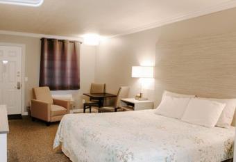 Berlin Village Inn has Balcony rooms