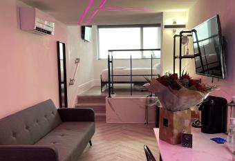 Seafront419 By Seafront Collection has rooms with a private hot tub