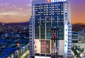 Hotel Skypark Kingstown Dongdaemun allows 18 year olds to book a room