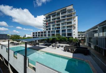 Central Islington Apartments has Balcony rooms