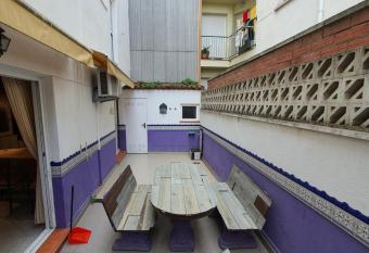 Apartment Morante has rooms with a private hot tub